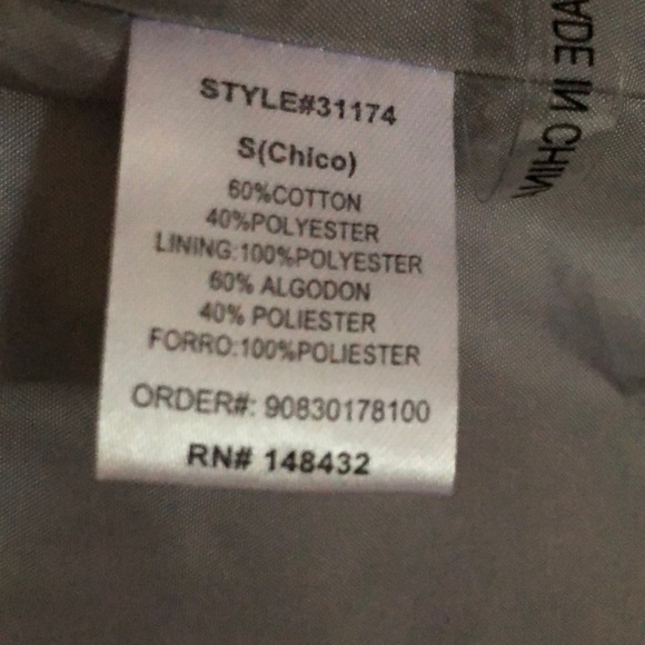 Women’s Size Small Puffer Vest - Picture 6 of 7